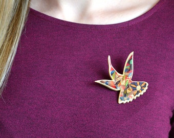 Small Hummingbird brooch Silhouette