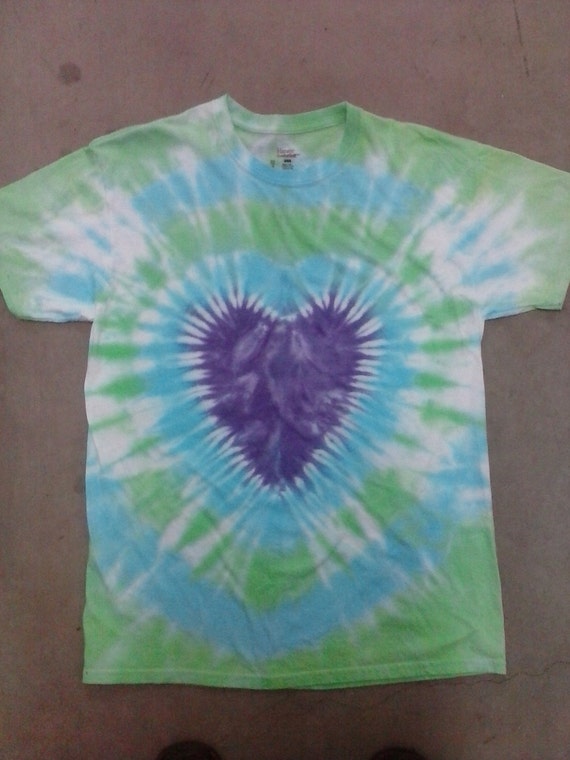 how to make tie dye shirts with heart design