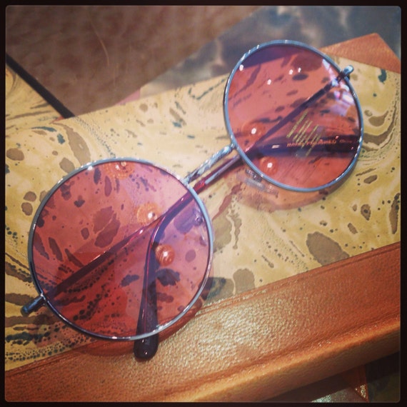 Retro sunglasses: John Lennon 60's style peach/pink medium size.