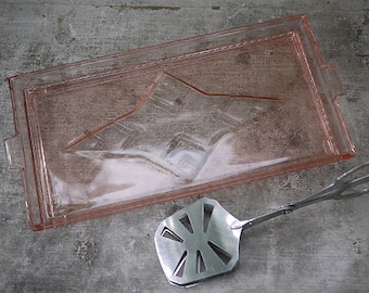 Antique Pink depression cake plate and Cake tong 1930's. Old pink depression glass cake dish and his claw to cakes