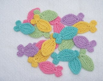 20 cotton thread crochet applique fish -- 2374