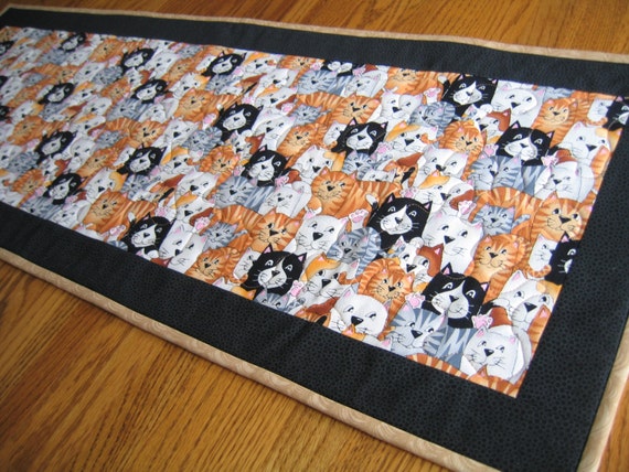 a cat in the hat wuilt table runner