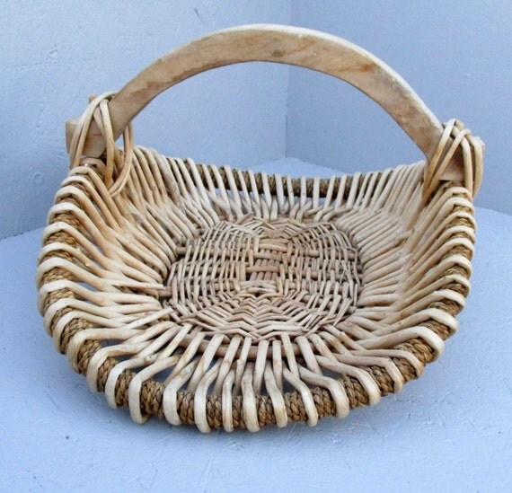 Vintage Wicker Flower Basket with Wooden Handle Rope Gathering