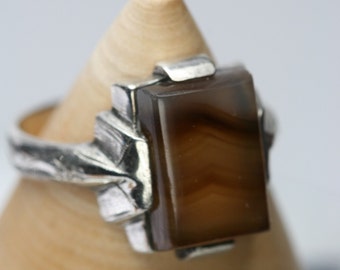 Vintage Sterling and Agate Ring