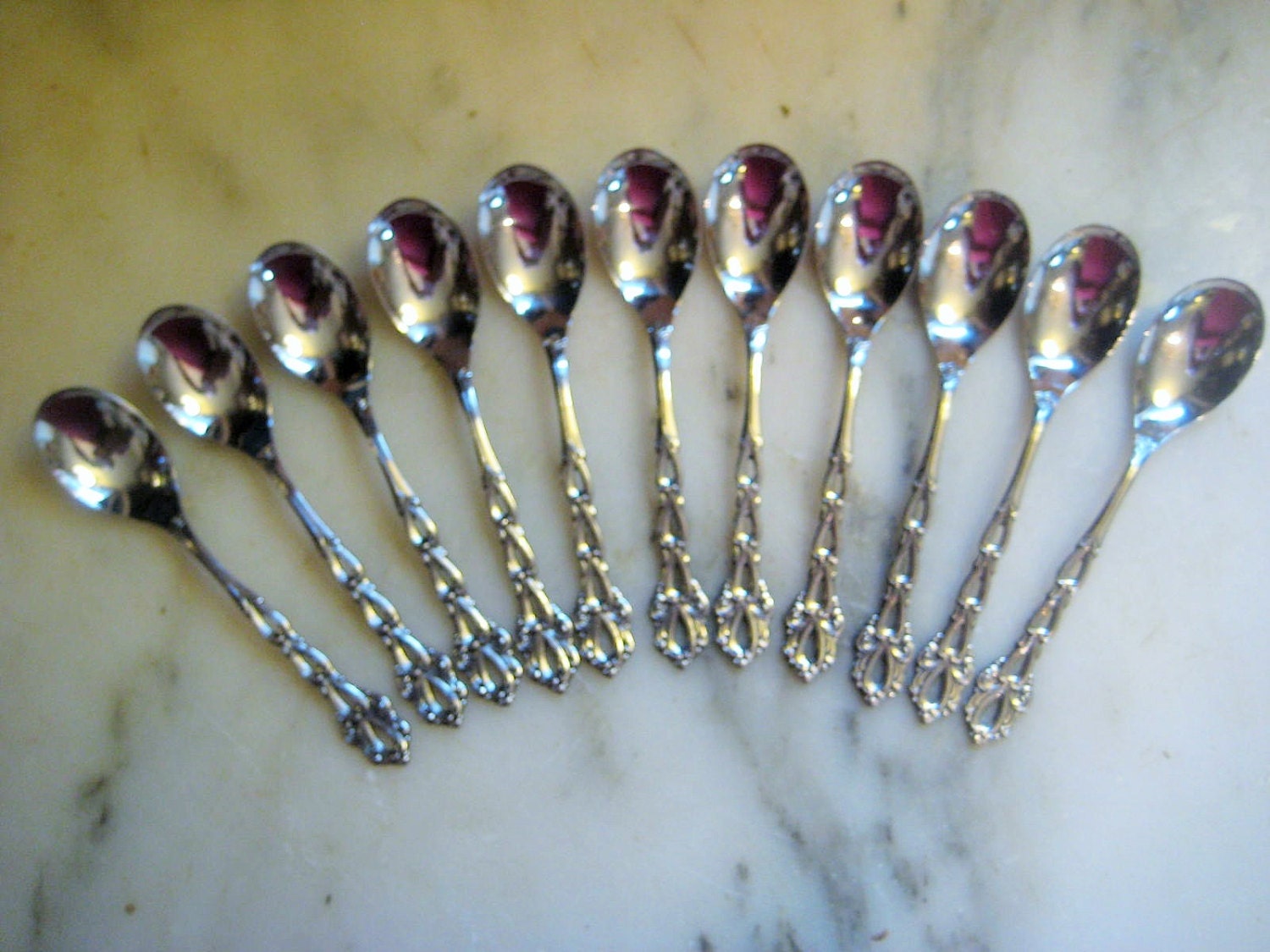 Vintage Ice Cream Spoons 1960s Chandelier Pattern by Oneida