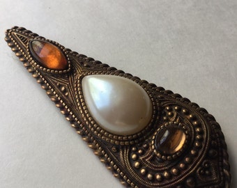 1928 Brooch with pearls and cabochon stones VJSE