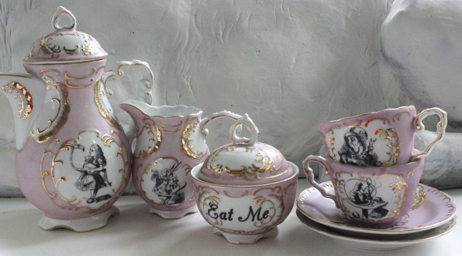 alice in wonderland toy tea set