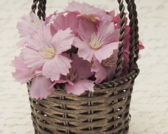 Minature Wire Basket /Vintage Miniature Flower Basket / Candy Basket / Doll Basket / Woven Metal Basket / Easter Basket / Small Wire Basket
