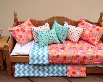 American Girl Doll: Furniture, daybed with trundle with orange and blue bedding