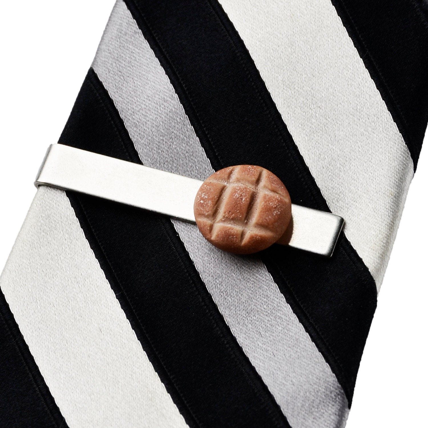 chain tie clasp