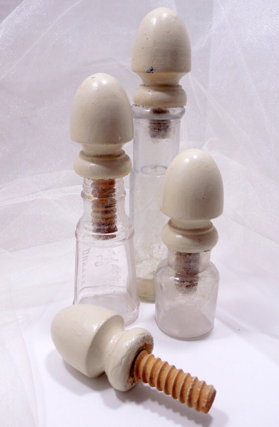 Vintage Wood Acorn Finials with Threaded Wood by Beadgarden55