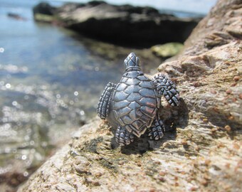 Sea Turtle Lapel Pin- Marine and Aquarium Pins