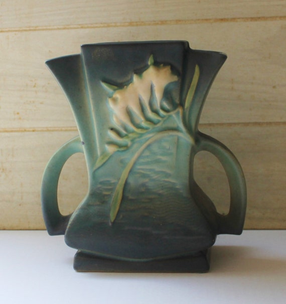 Roseville Pottery Green Freesia Fan Vase 200-7 Double