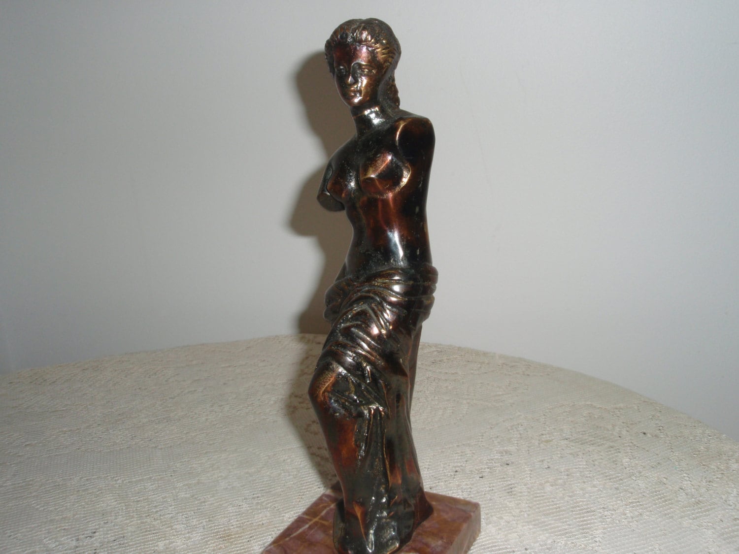 miniature venus de milo statue