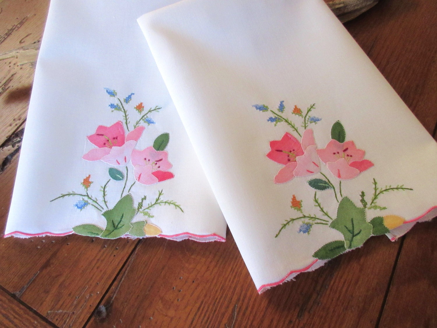 Vintage Tea Towels Bathroom decor Linen guest towels