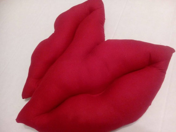 lip pillow