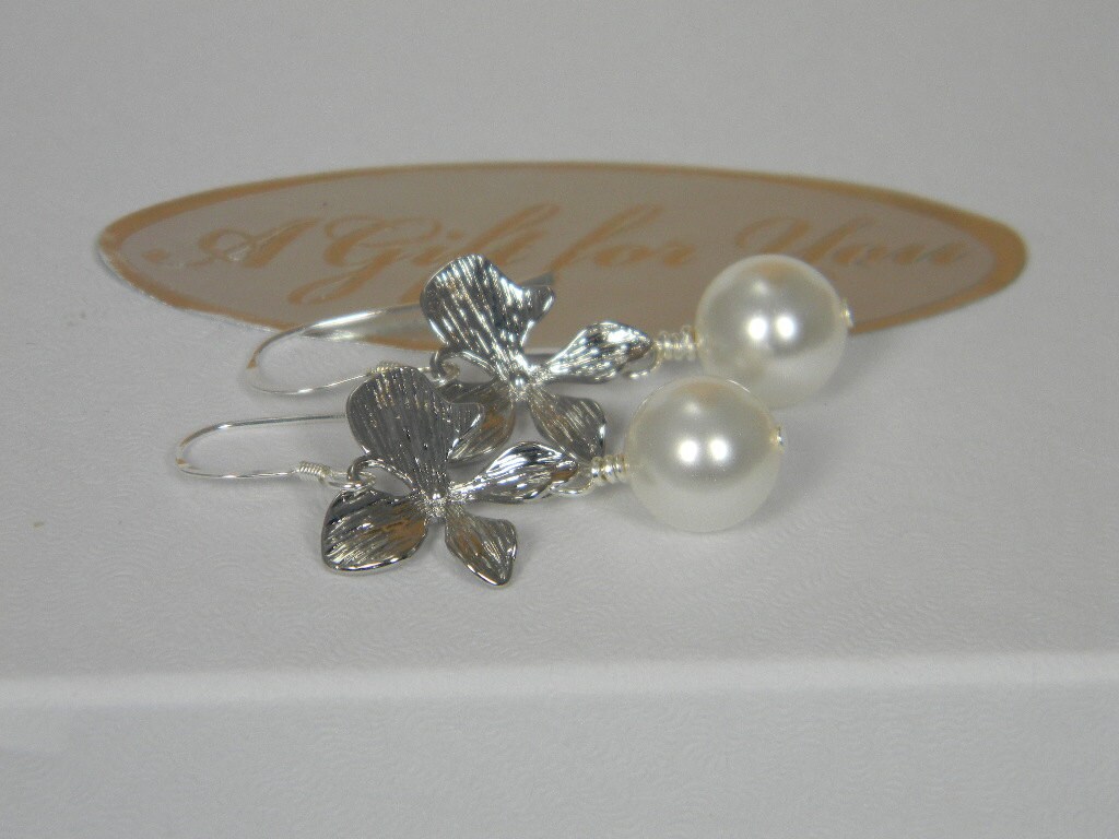 White Bridal Pearl Earrings Orchid Flower by BridalTreasures4U