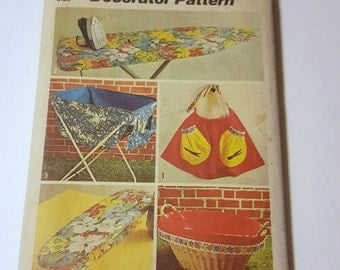Laundry Room Accessories / Vintage Home Decor Pattern / 1970's Apron Pattern Ironing Board Cover / Vintage Simplicity