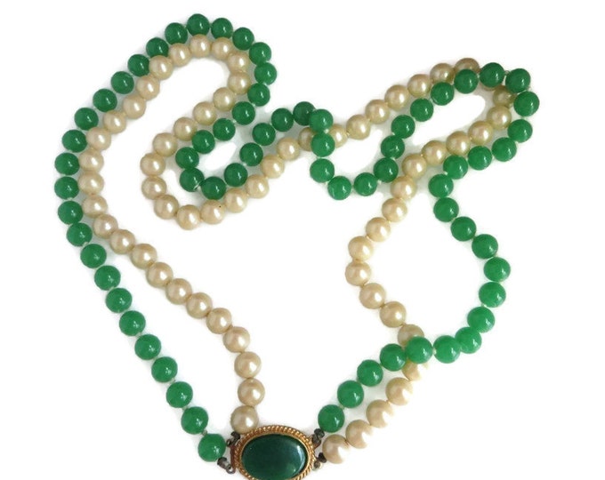 Faux Pearl Green and Cream Vintage Beaded Necklace