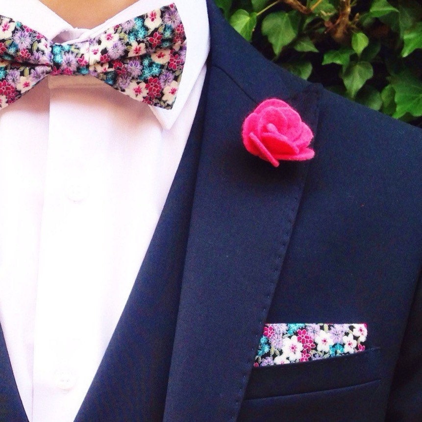 Pink flower lapel pin / lapel flower pin / pink suit and tie