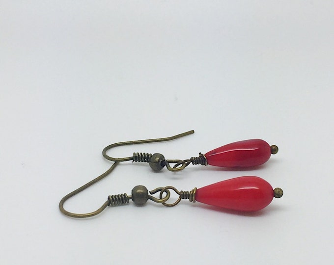 Simply red tear drop earrings, bright red drops, red drop, red bright jewelry