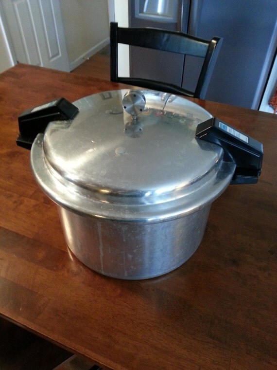 Vintage MIRRO Aluminum 16 Qt Pressure Cooker by BVVintageandBeyond
