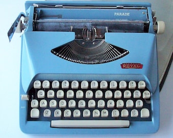 Vintage Royal Parade Typewriter / Small Portable Profile / Great Blue Color!