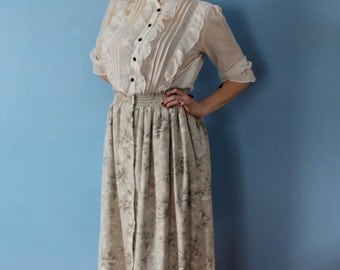Grey Gardens Vintage Full Midi Skirt // Grey Floral Pattern Ruched Elastic Waist // Buttons Down Front // Twirly 1940s Inspired Womens M