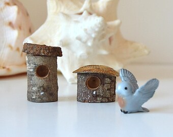 Miniature decorative bird houses Miniature decorative bird houses