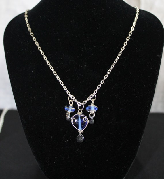 Items similar to 20 Charity ** Blue 3 Charm Aromatherapy Diffuser