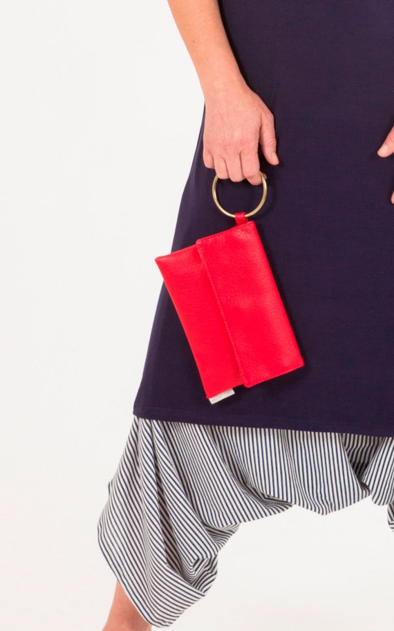 red handbag clutch