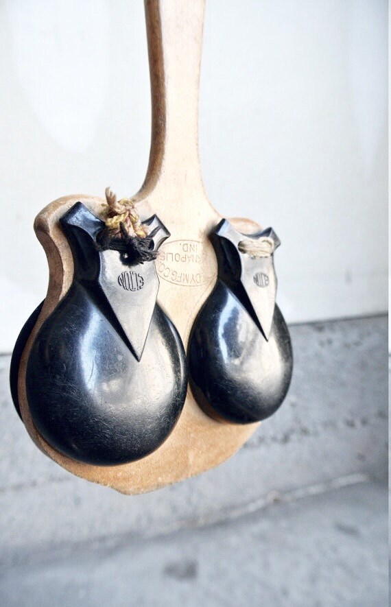 Vintage Elton Bakelite Vintage Spanish by PorkandBeanZ