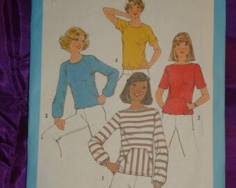 1970s 70s Vintage BoHo Pullover Short or Long Sleeve Stretch Knit Tops in 4 Views UNCUT Simplicity Pattern 8343 Bust 32.5 Inches 83 Metric