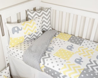 Patchwork nursery set - Yellow and grey elephants (Grey minky quilt backing)