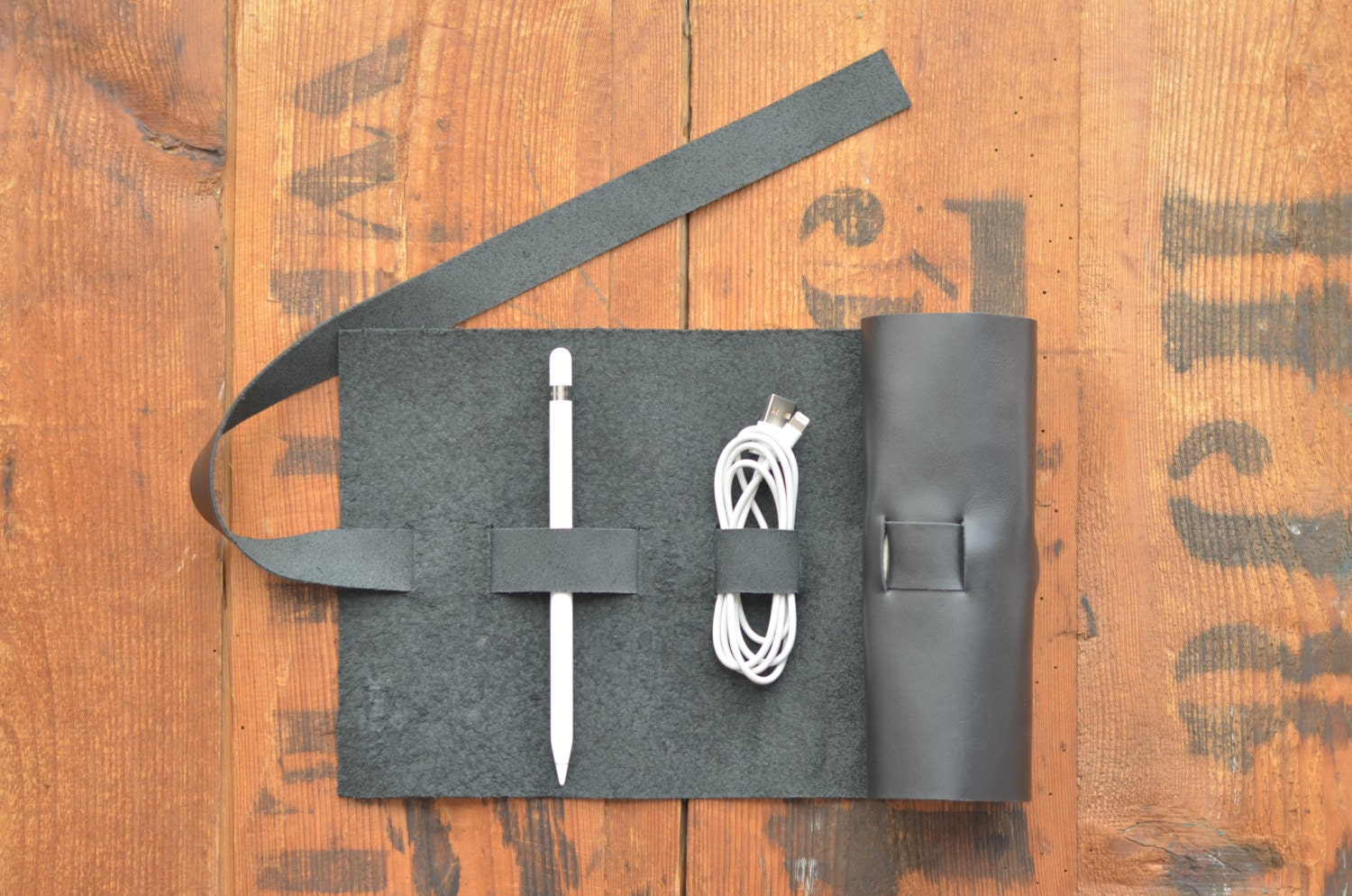 Adjustable Cable and Cord Wrap Organiser with by HarberLondon