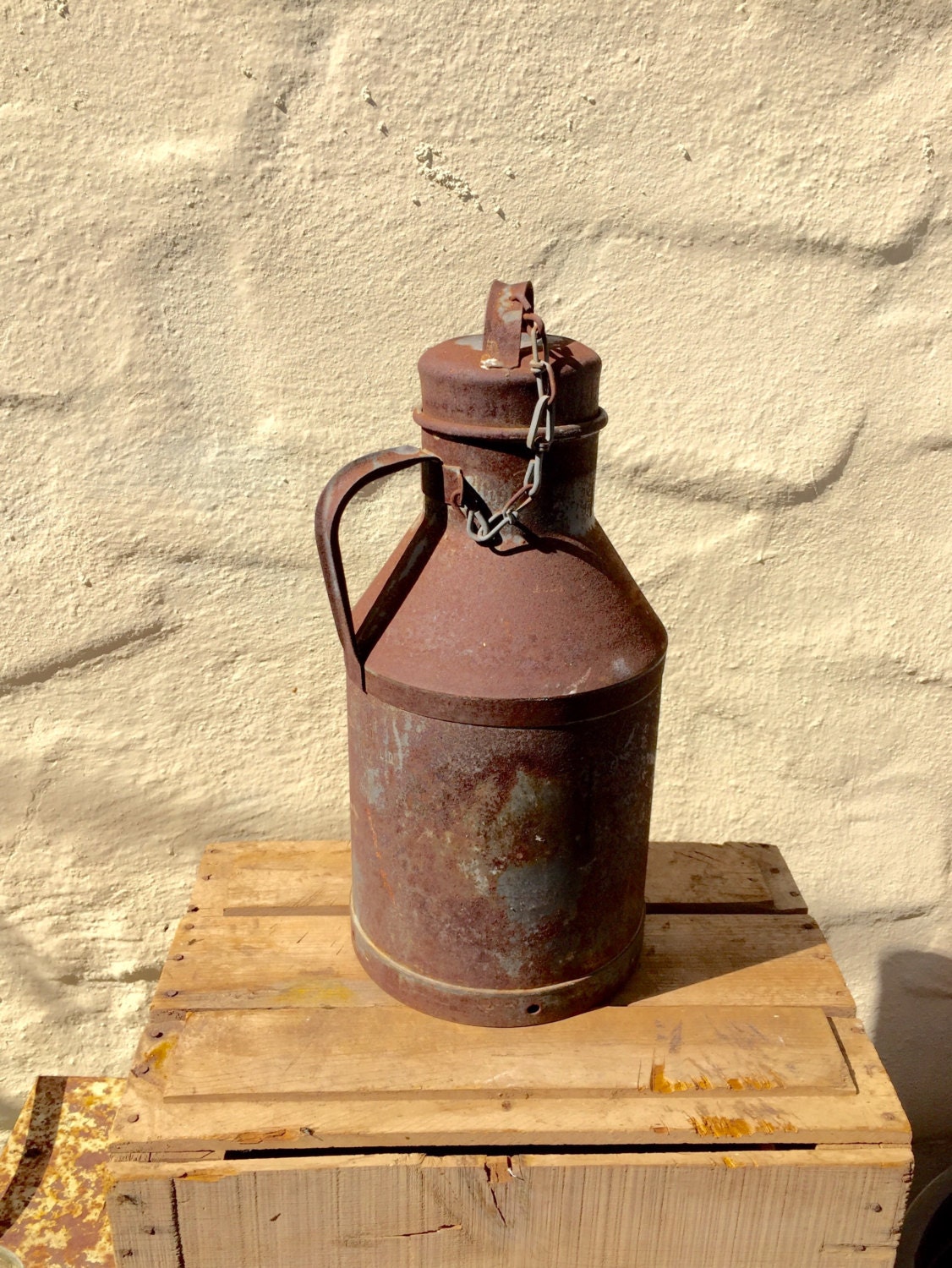 Metal Milk Can Dairy Farm Can Milk Jug with Lid Rusty Milk