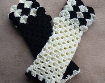 Crocodile Stitch Gloves PATTERN ONLY - Photo Tutorial - Crochet - Dragon Scales - Wristers - Fingerless
