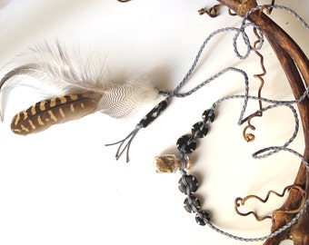 Mandrake Macrame macrame Necklace with natural feathers - Collier macramé mandragore et plumes naturelles