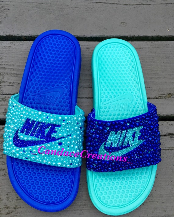 mismatch nike slides