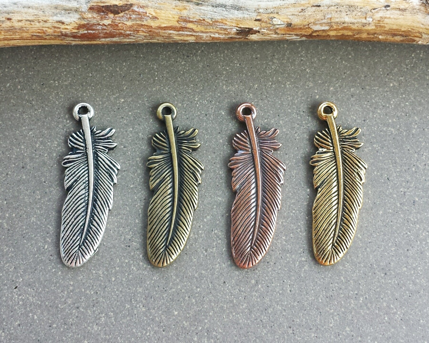 Large Feather Charm Antique Copper >> 4 or 10 pieces >> 29x10.5mm