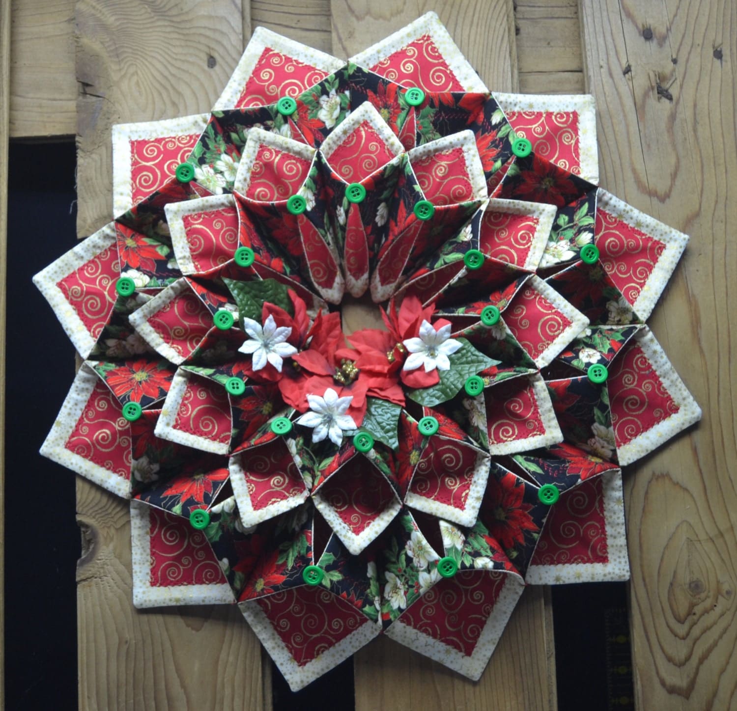 Christmas fold'n stitch wreath