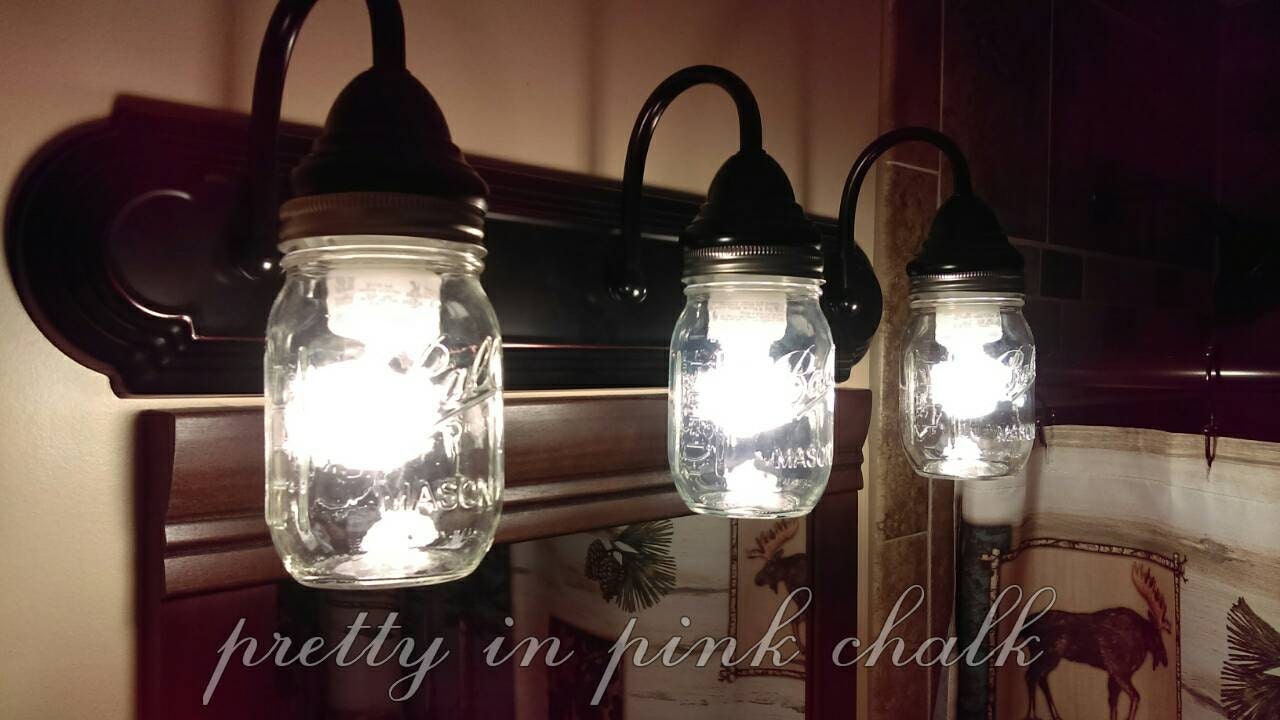 Mason jar 3 Light fixturePerfect for your bathroom vanity