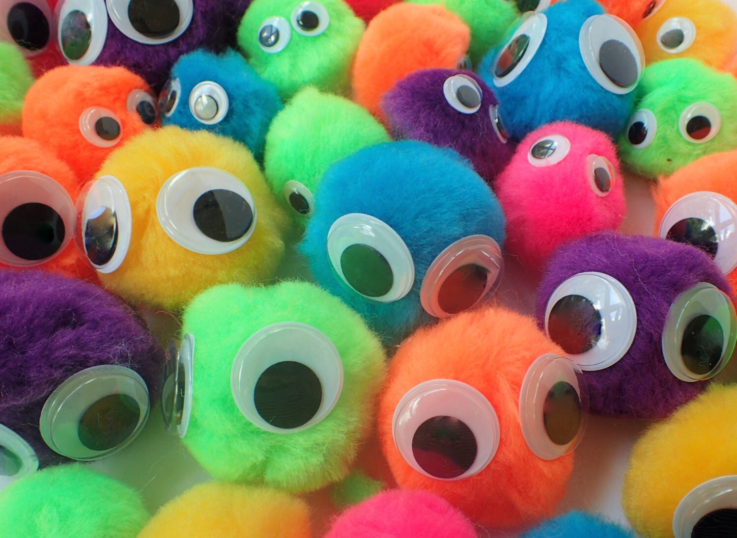 Warm Fuzzies / Warm Fuzzy Pom Pom Critters Set of 50