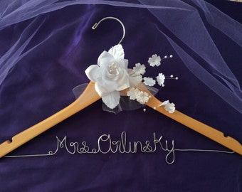 CUSTOM Wedding Hanger,Bridal Hanger,Personalized wedding Hanger,Bride's Gift,Bridesmaid Hangers,Custom Made Hanger,Mrs Hanger,Shower Gift