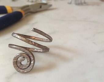Climbing ring twisted metal alloy-wrought bronze color bijou jewelry handmade ethnic accessory Creeper