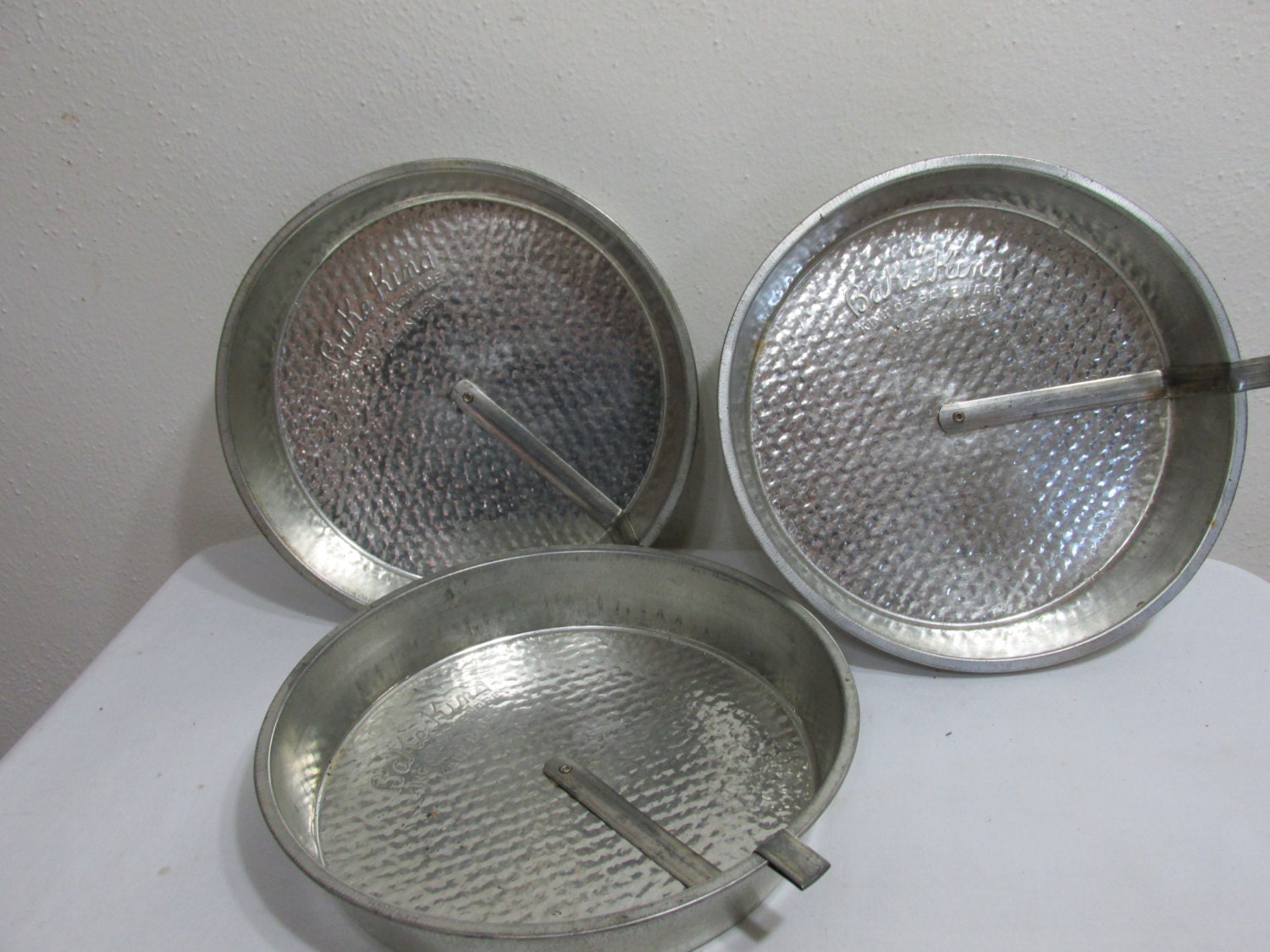 Round Cake Pans with Easy Release Slider Set of 3
