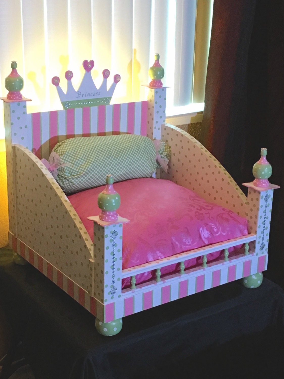 Princess Pet Bed all the Glitz and Glamor.