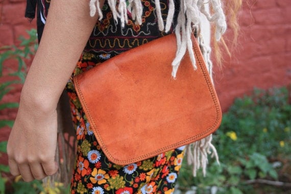 VINTAGE LEATHER SATCHEL-Vintage Leather bag- Leather purse- Vintage purse- Gift- Stocking Filler- Satchel- Embossing Leather- Screen print