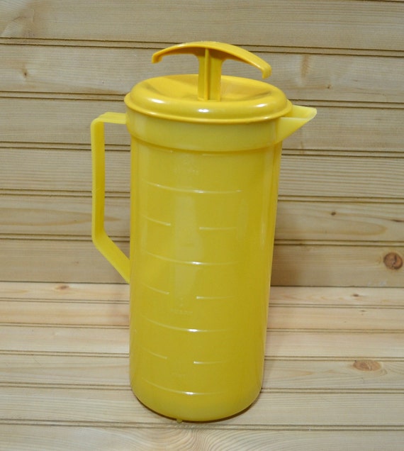 Who remembers these Plastic Plunger Pitchers for mixing frozen juice  concentrates? : r/GrowingUpPoor
