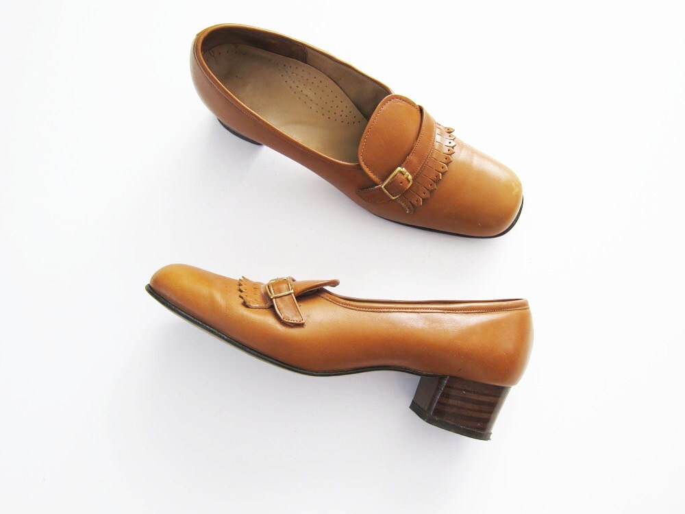womens brown loafers with heel